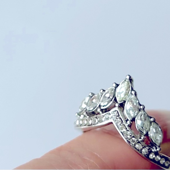 Ladie’s Zirconias Crown Ring - Picture 2 of 5